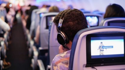 Top 10 Apps to Survive Long Haul Flights